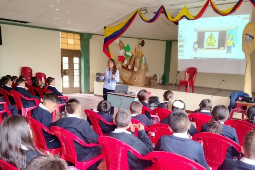 La energía del amor visita la Institución Educativa Gustavo Romero de Tibaná