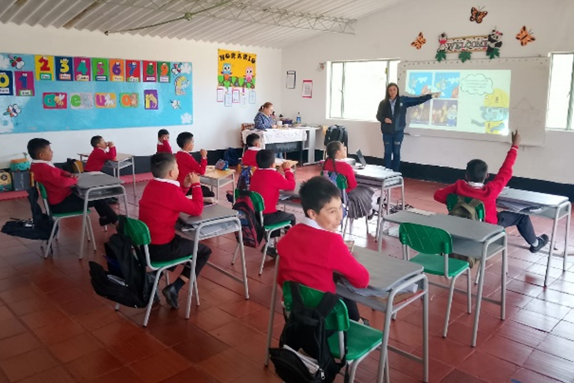 EBSA creciendo con energía con los niños de Chíquiza