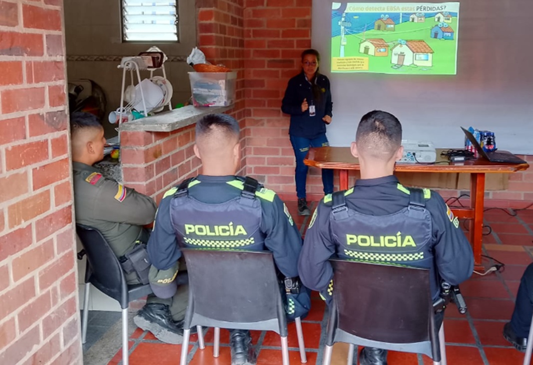 EBSA fortalece alianza con la Policía Nacional en Tibaná 